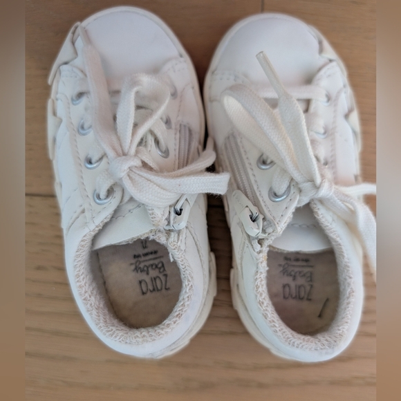💜2 For 30💜Zara Star White Sneakers EU21/US5 - Picture 3 of 6